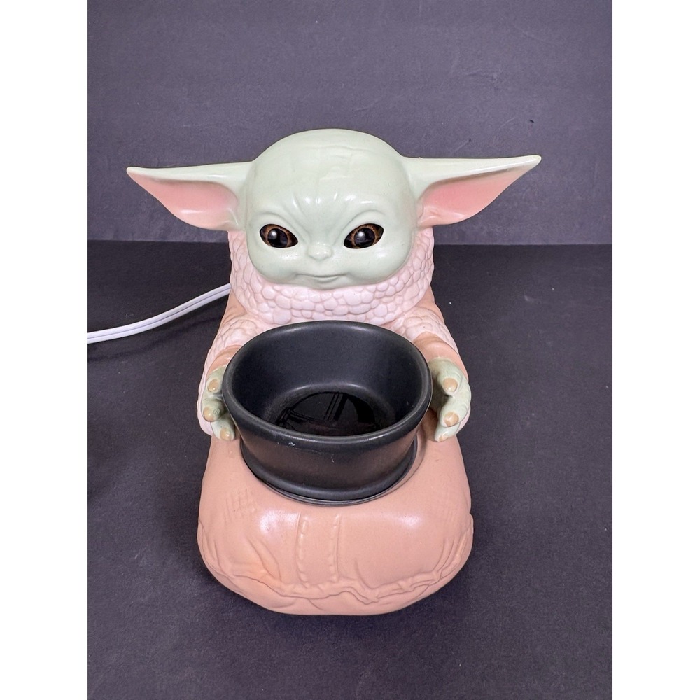 Scentsy Ceramic Electric Wax Warmer The Child Baby Yoda Grogu Star Wars READ